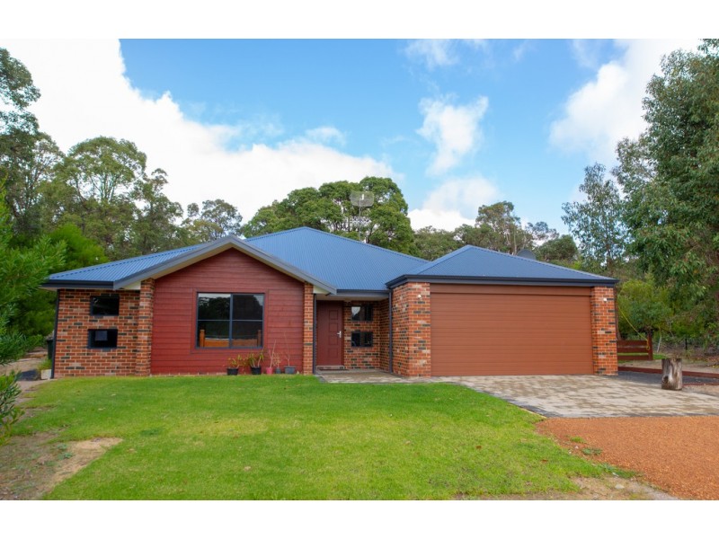4 Cockatoo Drive, Nannup WA 6275