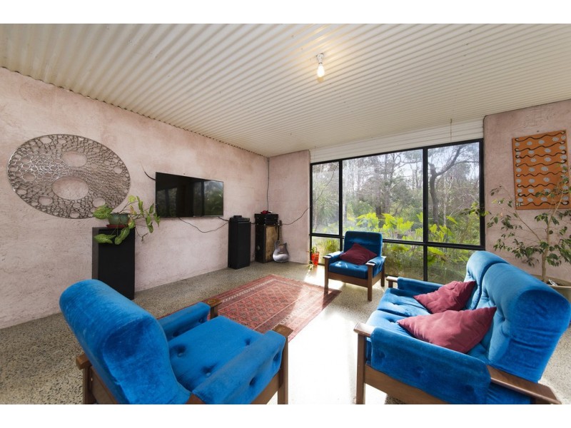 94 Cockatoo Drv, Nannup WA 6275