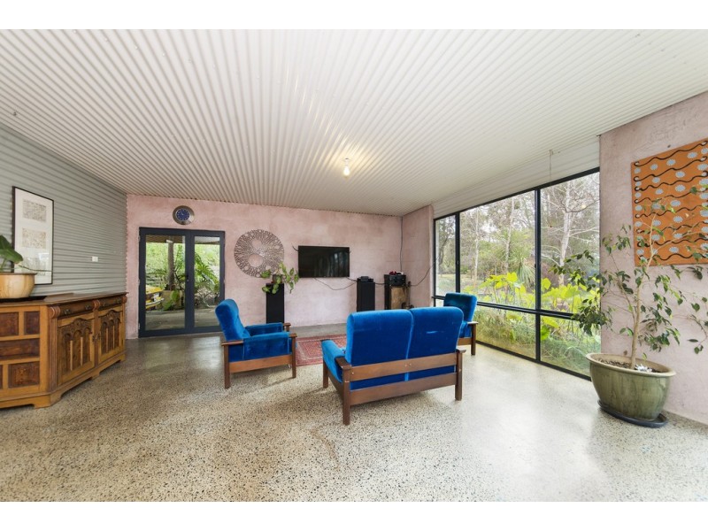 94 Cockatoo Drv, Nannup WA 6275
