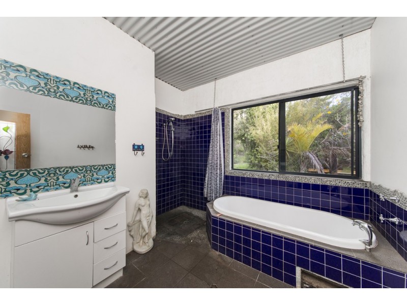 94 Cockatoo Drv, Nannup WA 6275