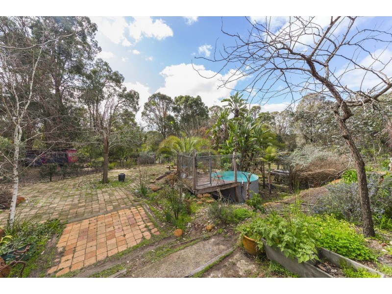 94 Cockatoo Drv, Nannup WA 6275