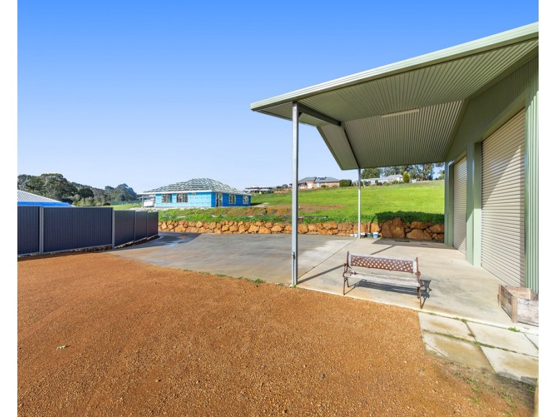 2b Hitchcock Drive, Nannup WA 6275