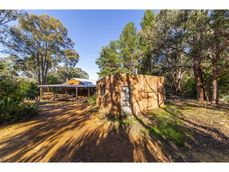 138 Johnston Road, Nannup WA 6275