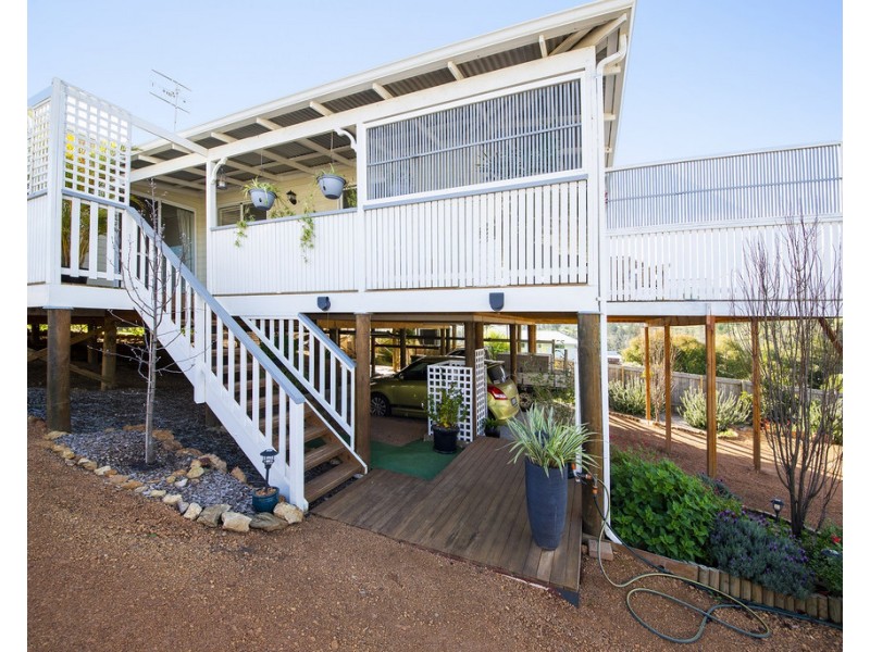 21 Hitchcock Drive, Nannup WA 6275