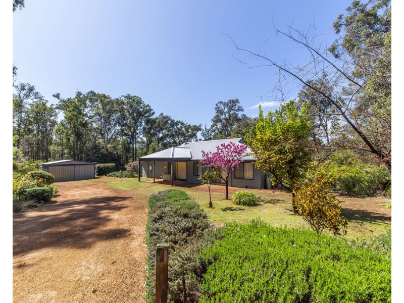 219 Leschenaultia Drive, Nannup WA 6275