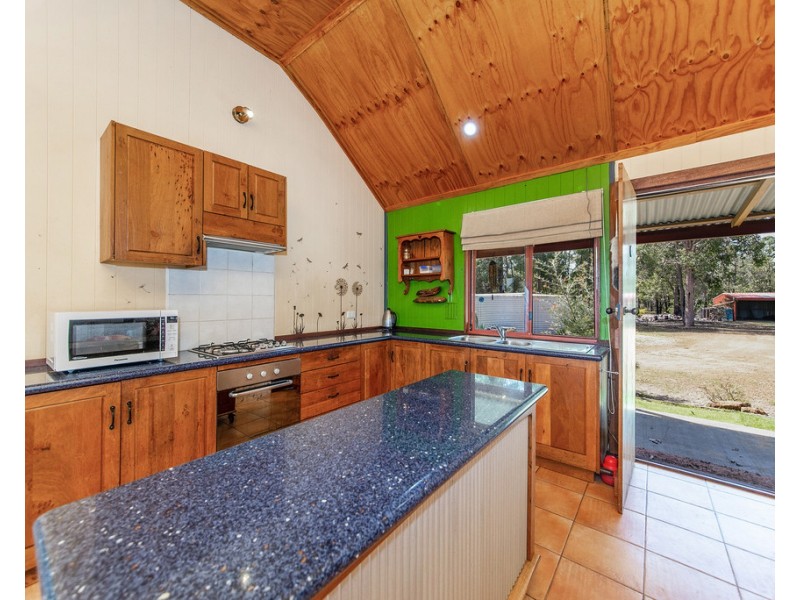 38 Hovea Pl, Nannup WA 6275