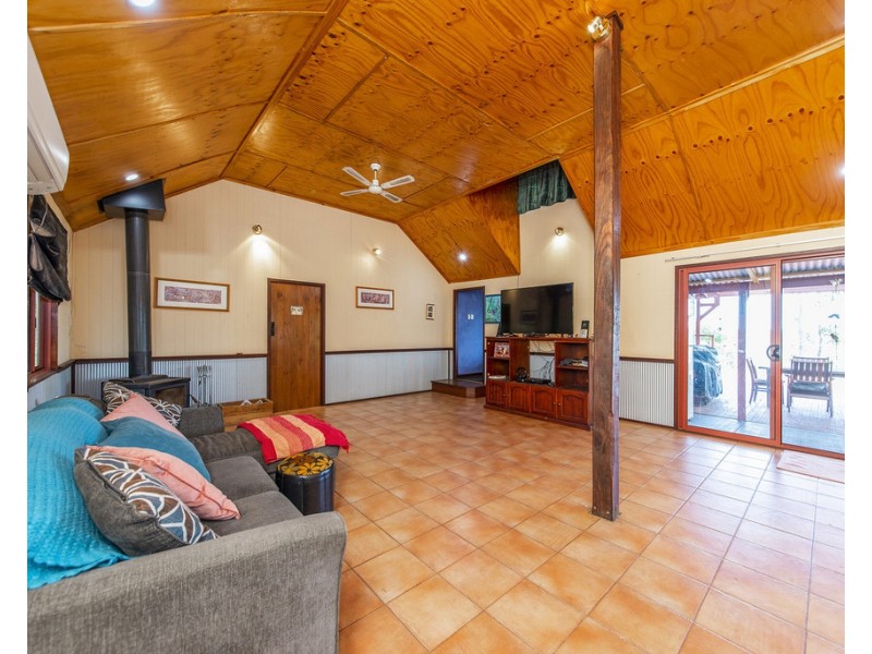 38 Hovea Pl, Nannup WA 6275