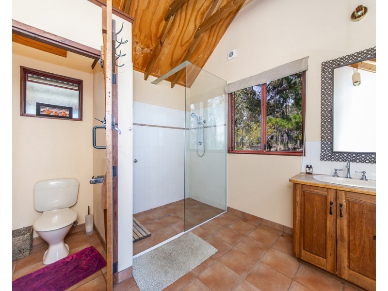 38 Hovea Pl, Nannup WA 6275