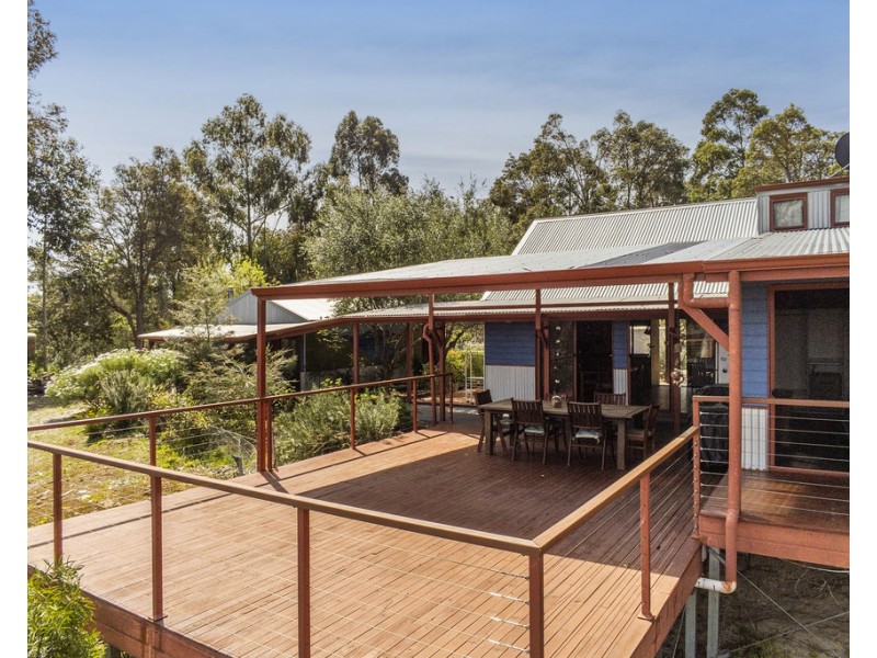 38 Hovea Pl, Nannup WA 6275