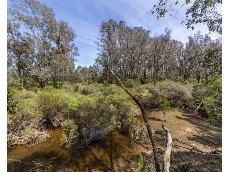 38 Hovea Pl, Nannup WA 6275