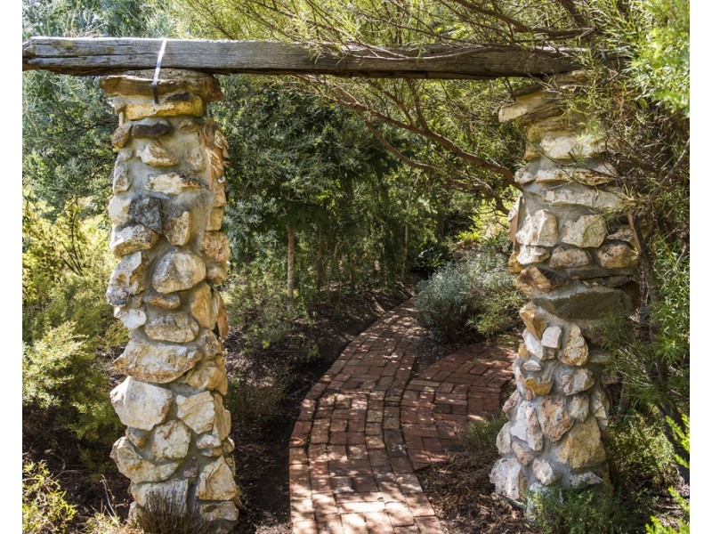 2 Dunnet Road, Nannup WA 6275