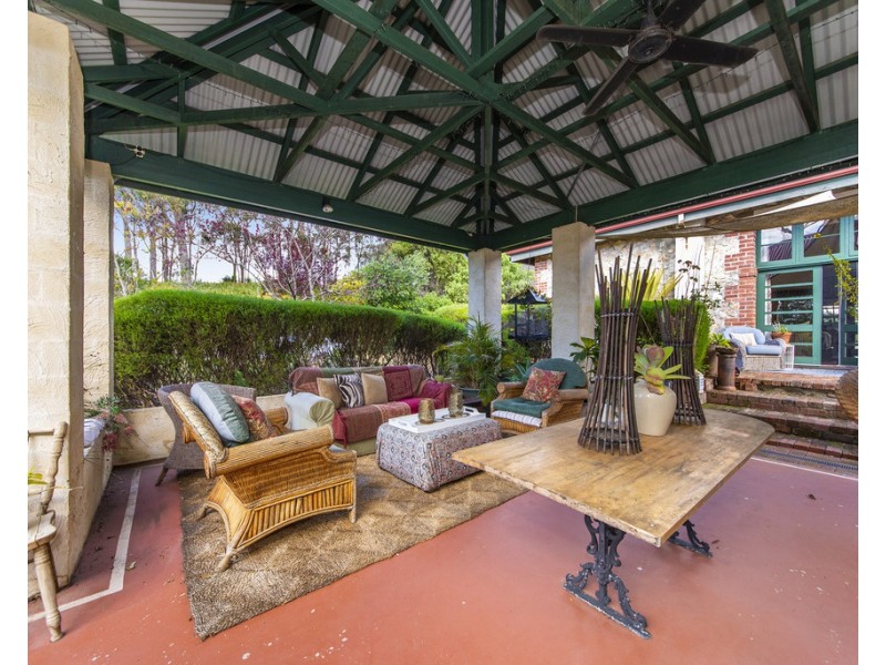 2 Dunnet Road, Nannup WA 6275