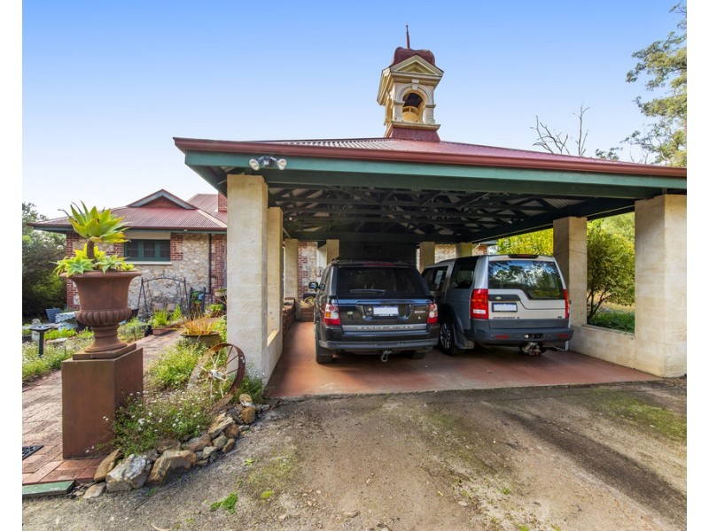 2 Dunnet Road, Nannup WA 6275