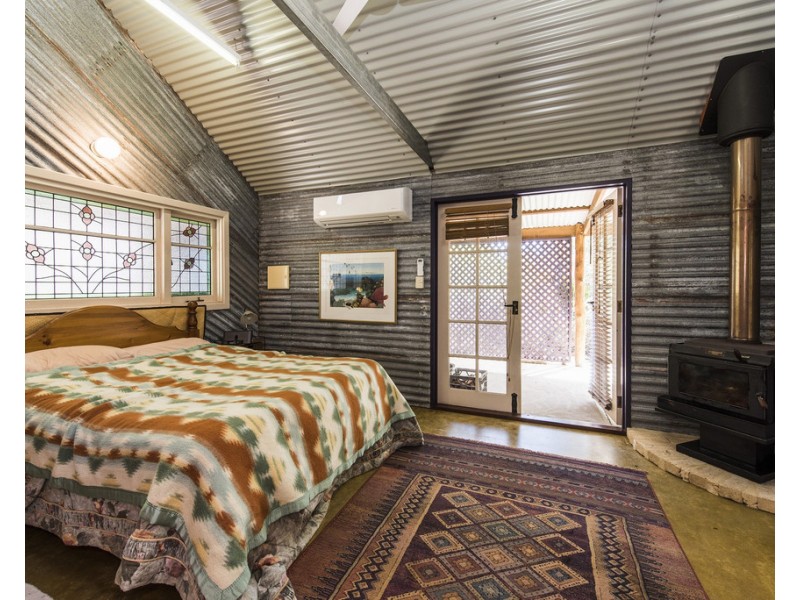 2 Dunnet Road, Nannup WA 6275