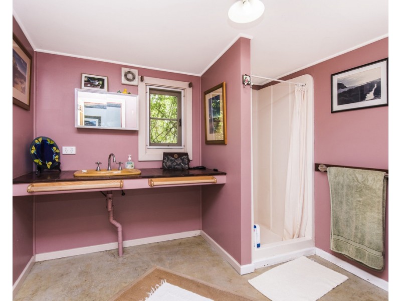 2 Dunnet Road, Nannup WA 6275