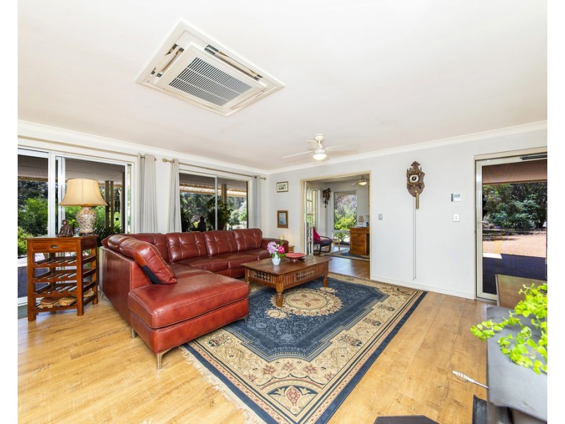 56 Cockatoo Drv, Nannup WA 6275