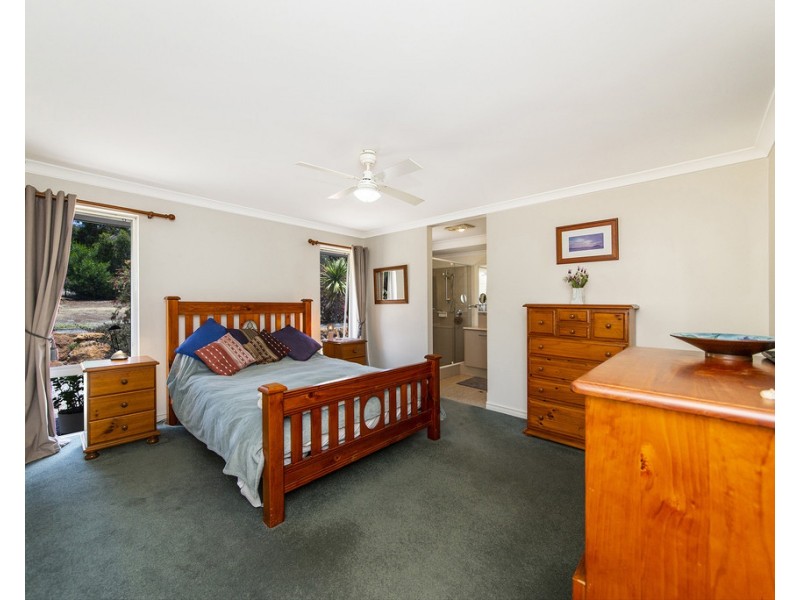 56 Cockatoo Drv, Nannup WA 6275