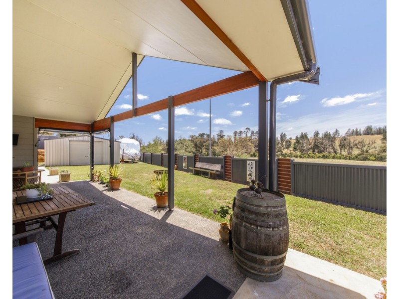 2a Hitchcock Drive, Nannup WA 6275