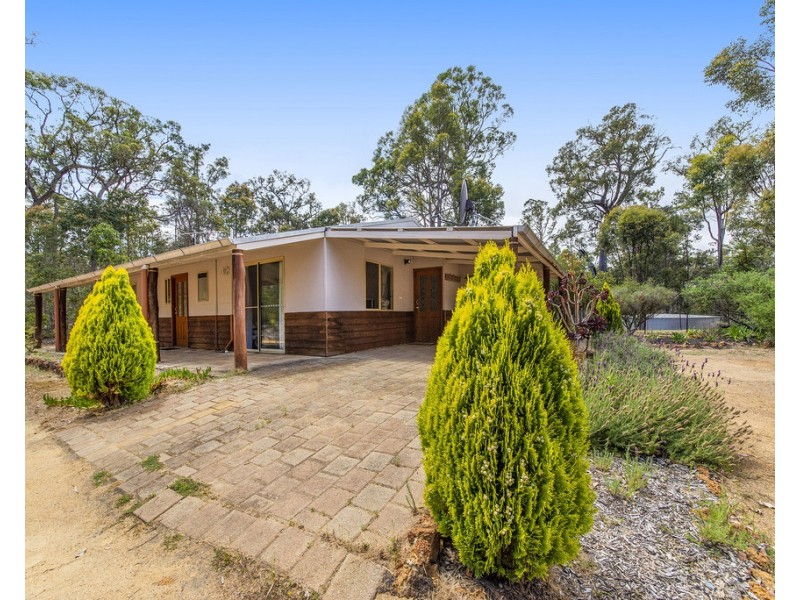 90 Leschenautlia Drive, Nannup WA 6275