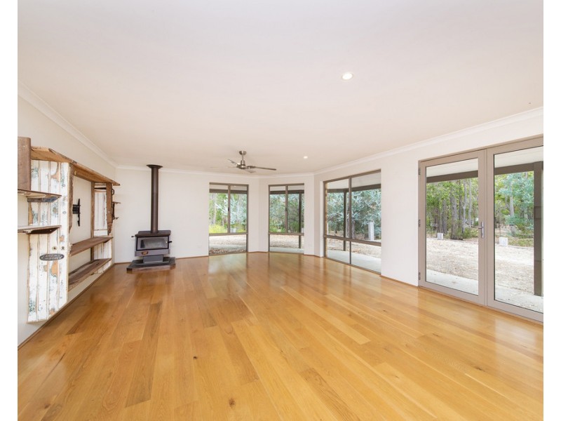 45 Cockatoo Drive, Nannup WA 6275