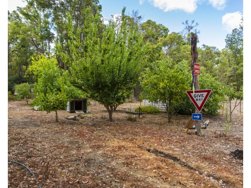 45 Cockatoo Drive, Nannup WA 6275