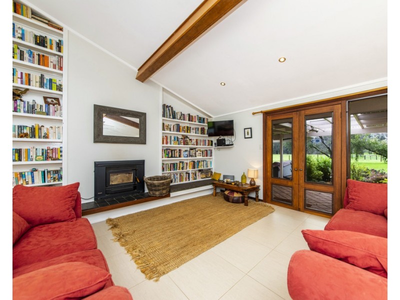 11 East Nannup Rd, Nannup WA 6275