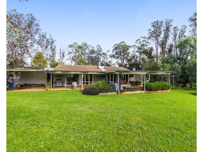 11 East Nannup Rd, Nannup WA 6275