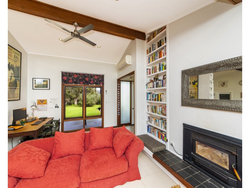 11 East Nannup Rd, Nannup WA 6275