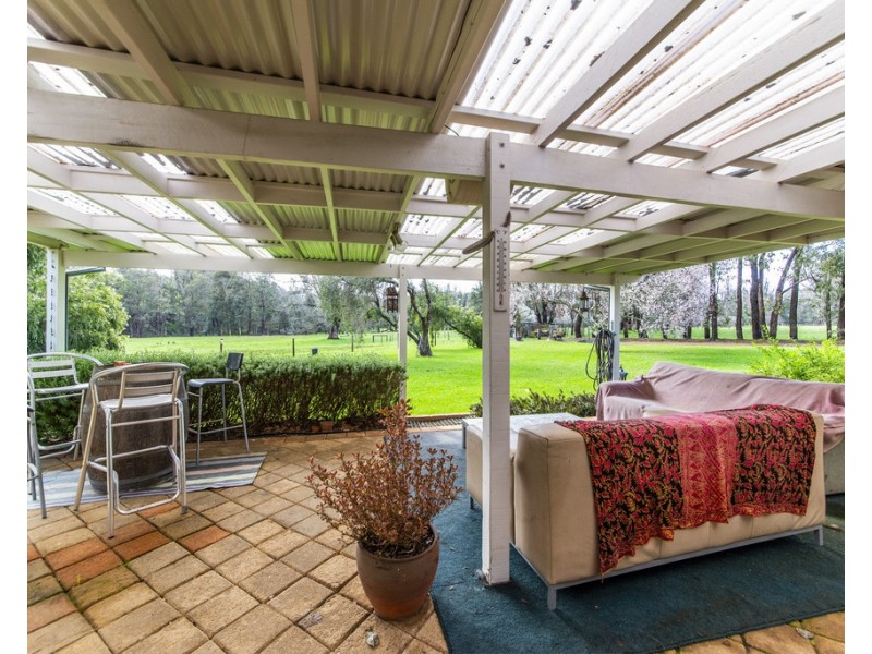 11 East Nannup Rd, Nannup WA 6275