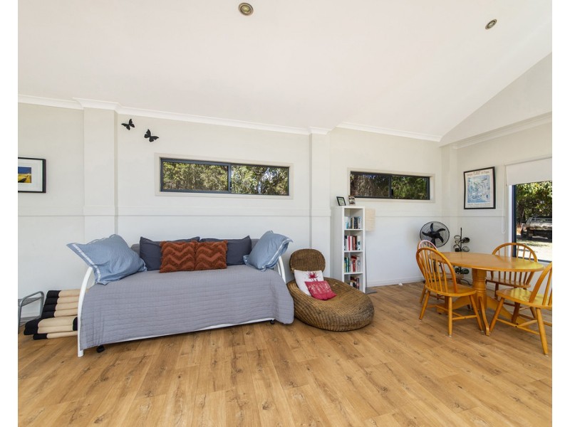 11 East Nannup Rd, Nannup WA 6275