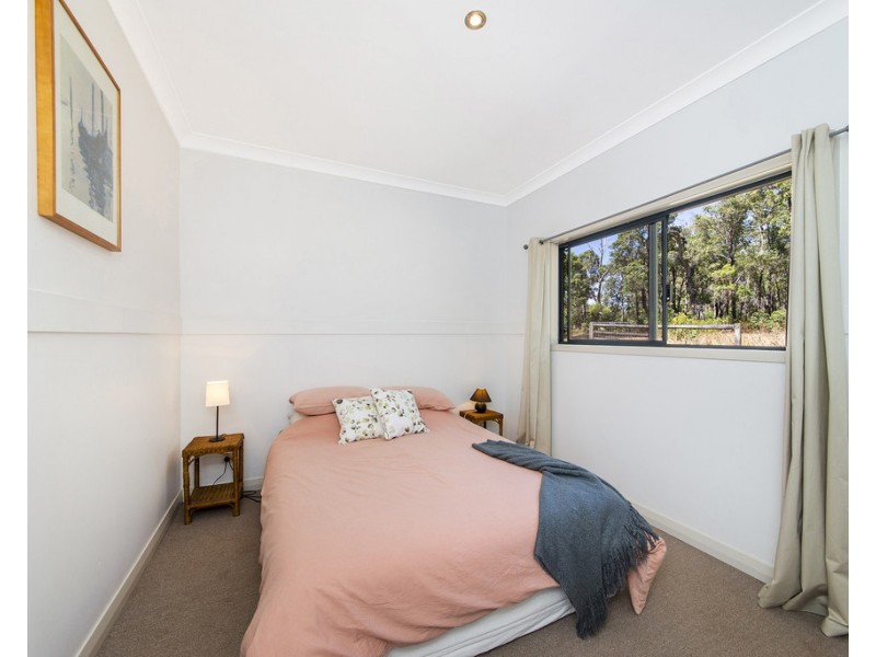 11 East Nannup Rd, Nannup WA 6275
