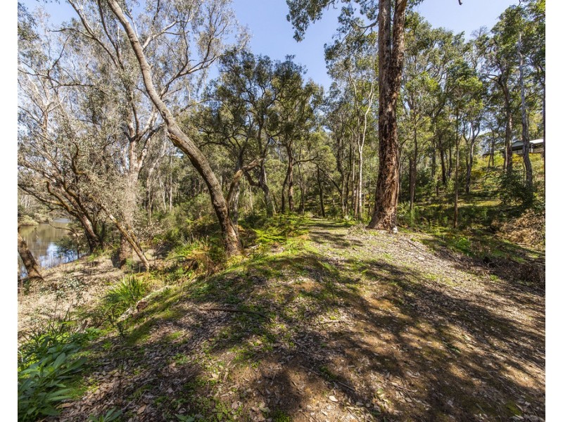 219 Leschenaultia Drv, Nannup WA 6275
