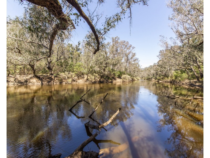 219 Leschenaultia Drv, Nannup WA 6275