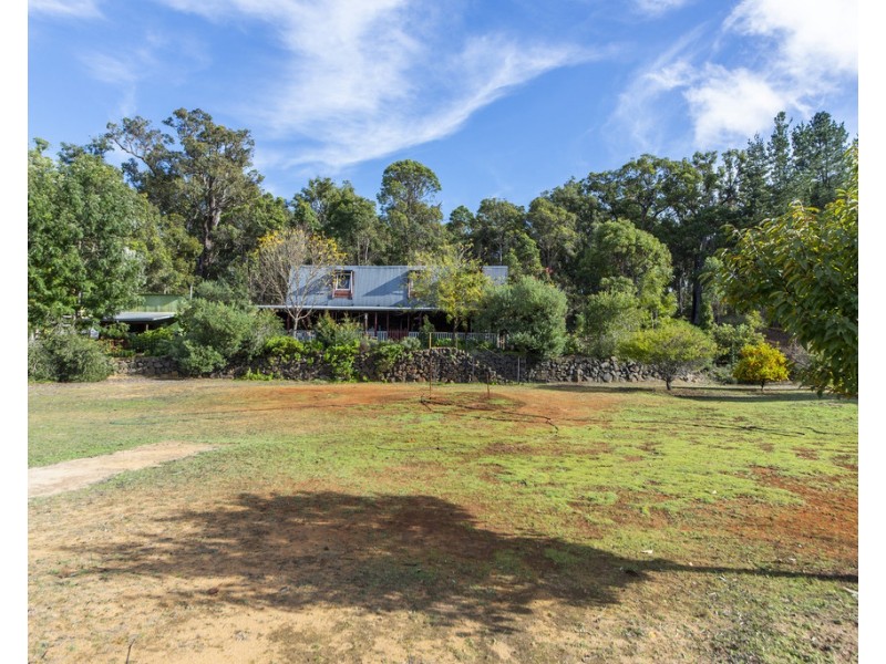 112 Johnston Road, Nannup WA 6275