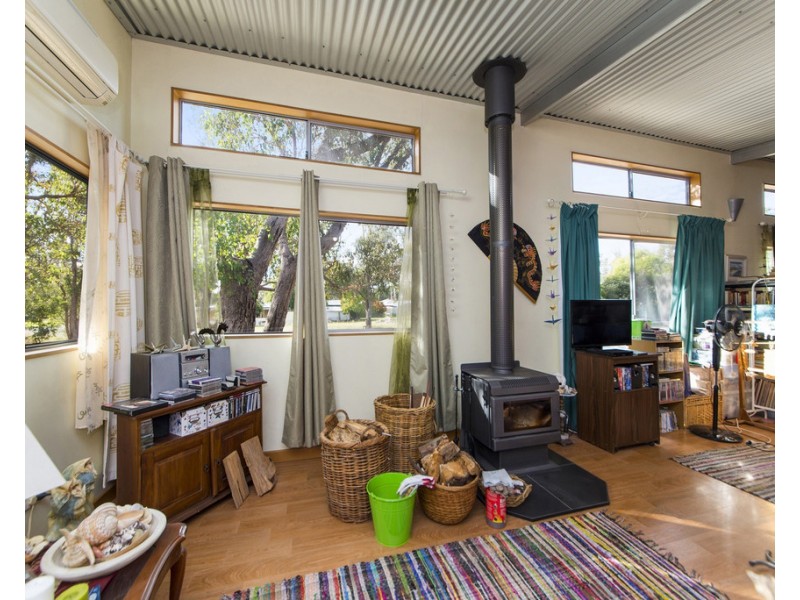 13 Wilson Street, Nannup WA 6275