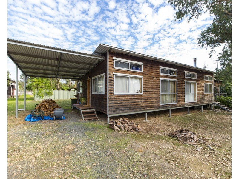 13 Wilson Street, Nannup WA 6275