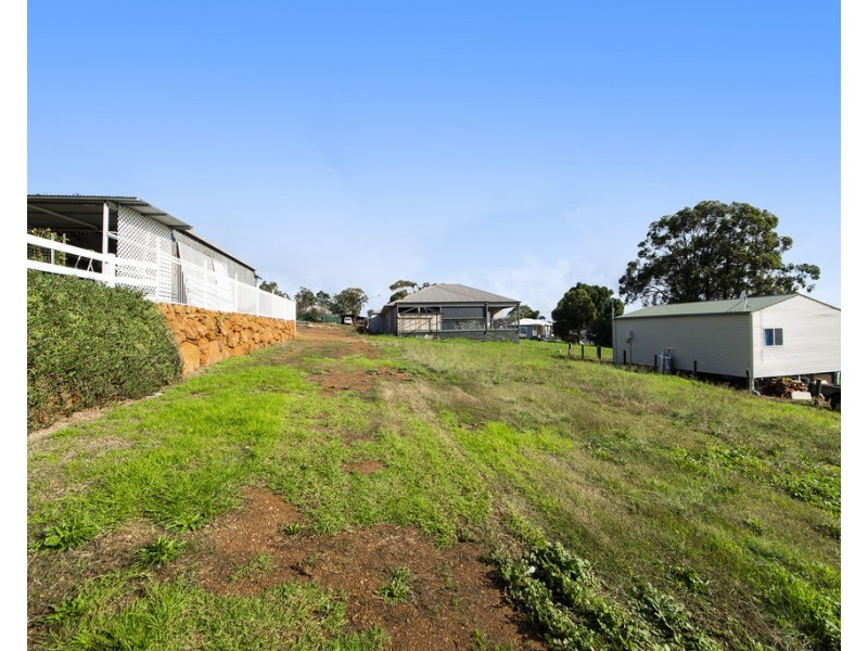20 Hitchcock Drive, Nannup WA 6275