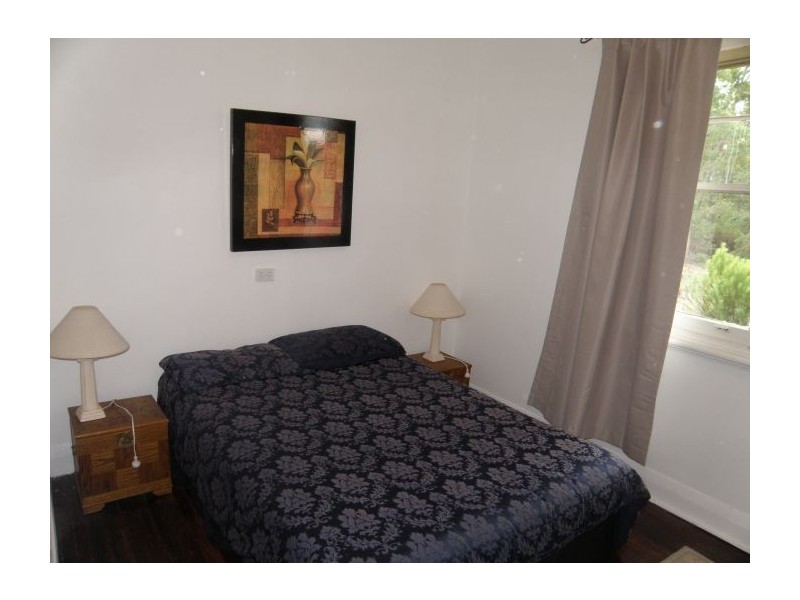 27 Hovea Pl, Nannup WA 6275