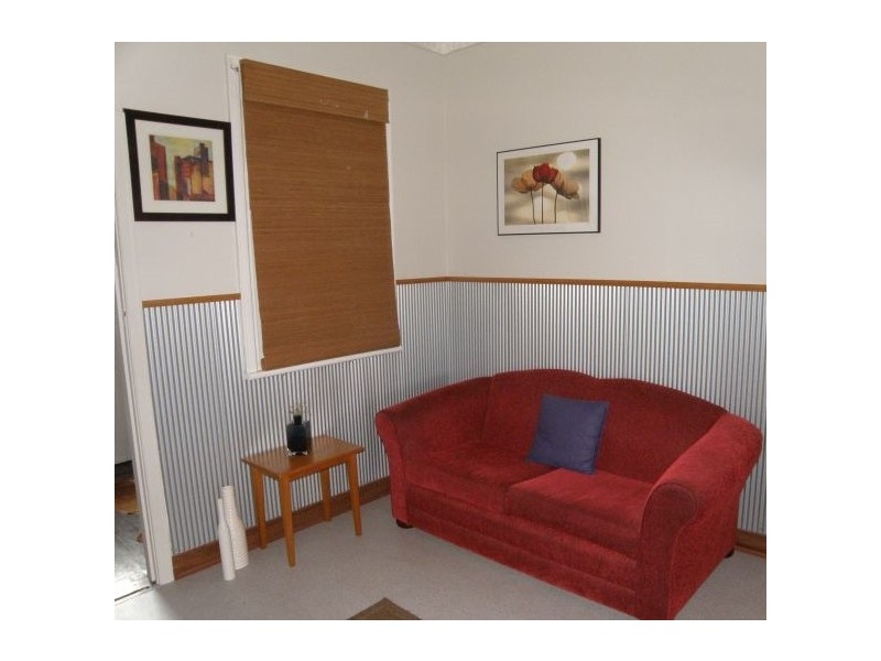 27 Hovea Pl, Nannup WA 6275