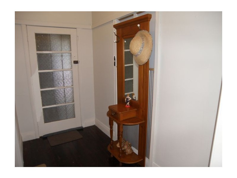 27 Hovea Pl, Nannup WA 6275