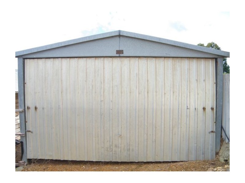 29 Dunnet Rd, Nannup WA 6275