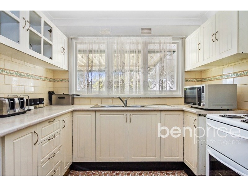 5 Arnhem Place, Willmot NSW 2770