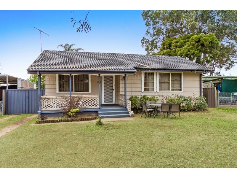 52 Tarawa Rd, Lethbridge Park NSW 2770