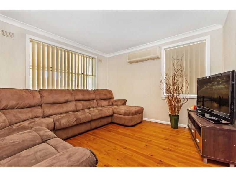 52 Tarawa Rd, Lethbridge Park NSW 2770