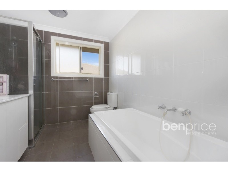 71 Saltbush Circuit, Ropes Crossing NSW 2760