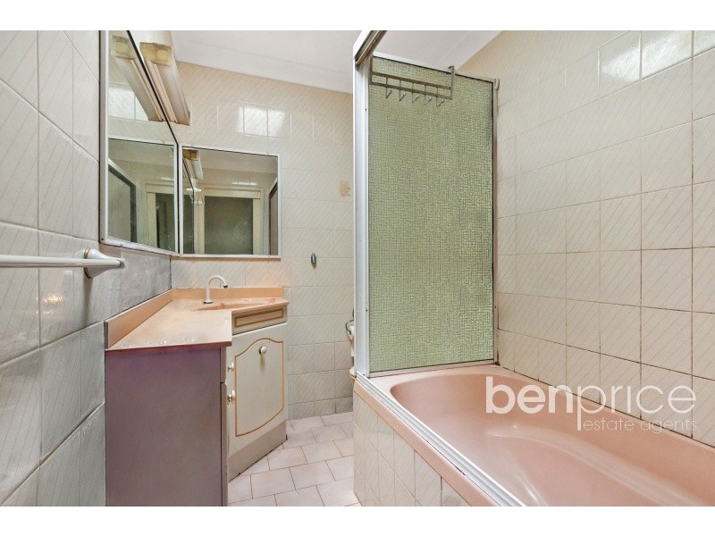 10 Finisterre Avenue, Whalan NSW 2770