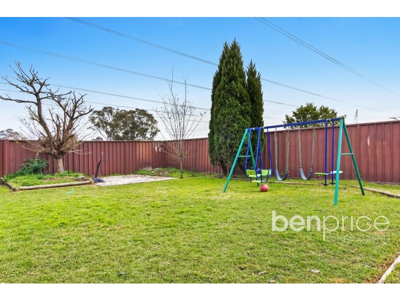 10 Finisterre Avenue, Whalan NSW 2770