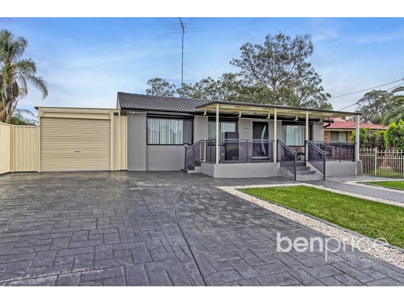 16 Arundell st, Dharruk NSW 2770