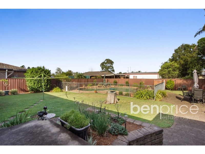 5 Shadlow Crescent, St Clair NSW 2759