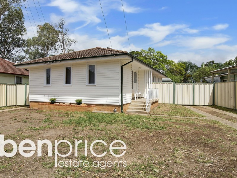 44 Lucena Crescent, Lethbridge Park NSW 2770